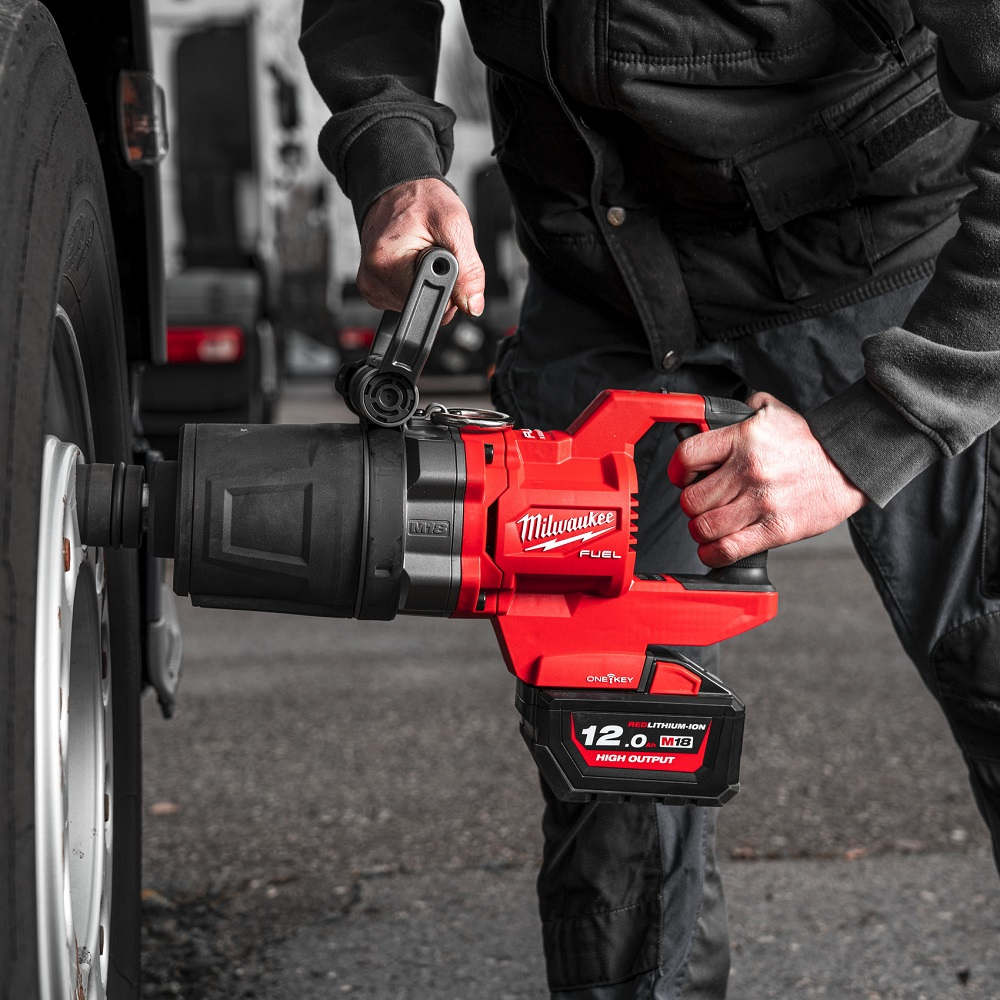 Гайковерт Milwaukee M18 ONEFHIWF1DS-121C FUEL аккумуляторный — изображение 8